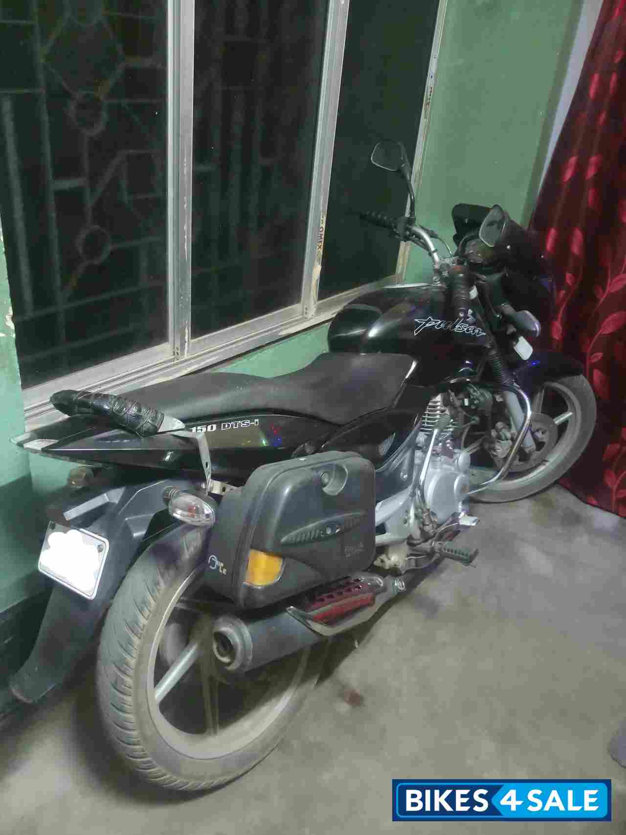 Black Bajaj Pulsar 150 DTSi