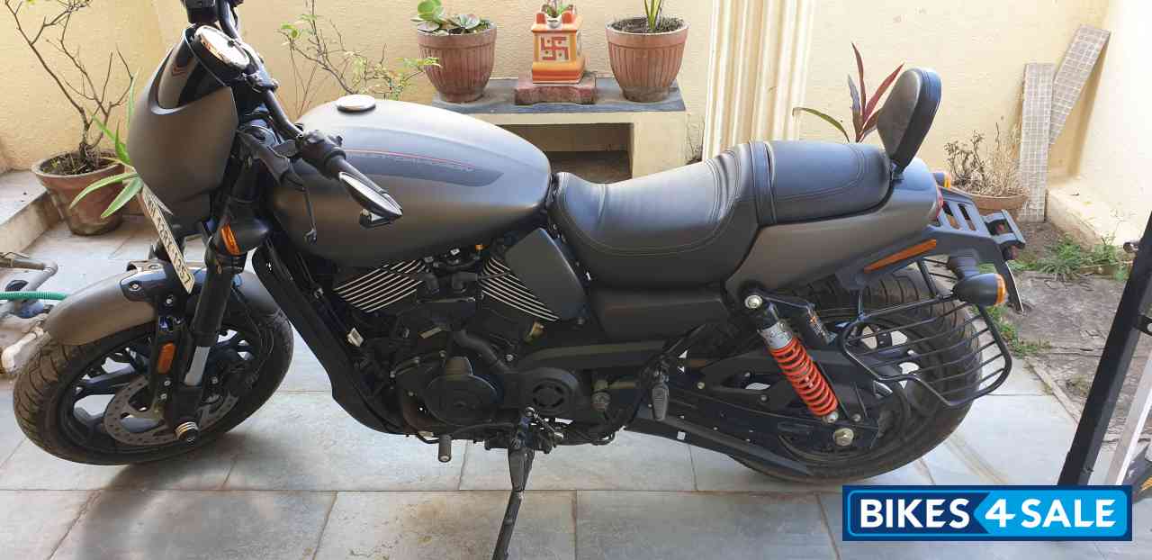 Grey Harley Davidson Street Rod