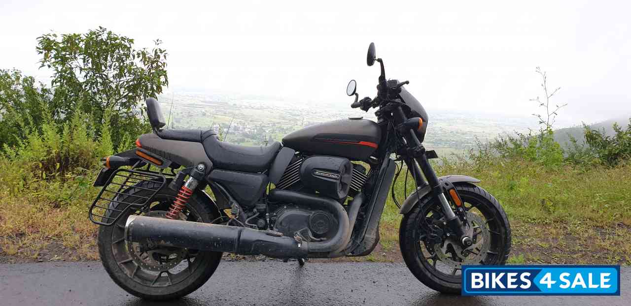 Grey Harley Davidson Street Rod