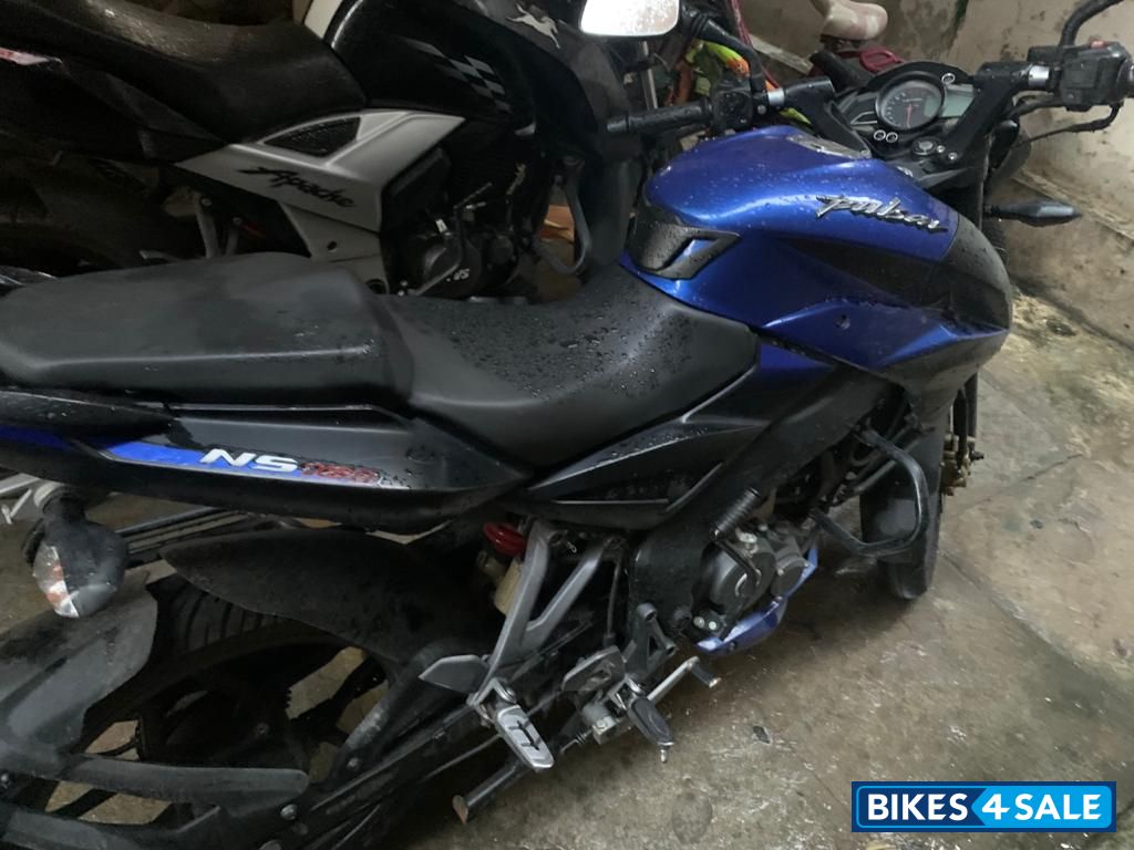Sapphire Blue Bajaj Pulsar NS 160