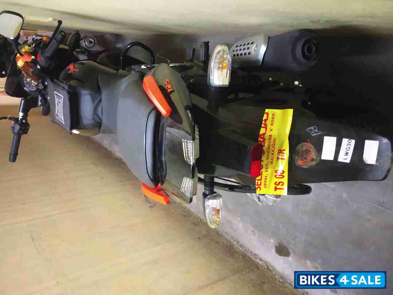 Bajaj Pulsar 125 Split Seat