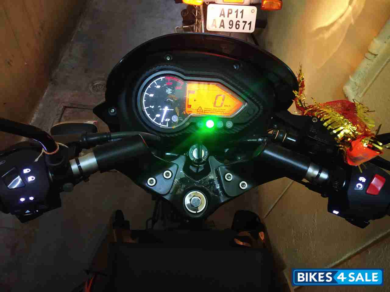 Bajaj Pulsar 125 Split Seat