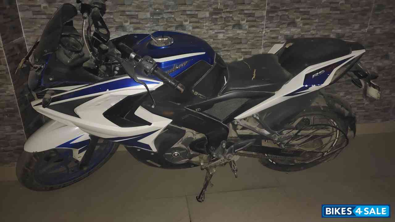 Bajaj Pulsar RS 200 ABS