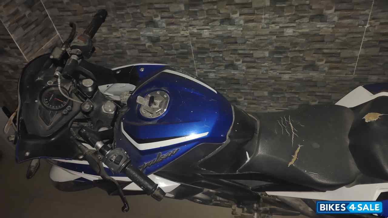 Bajaj Pulsar RS 200 ABS