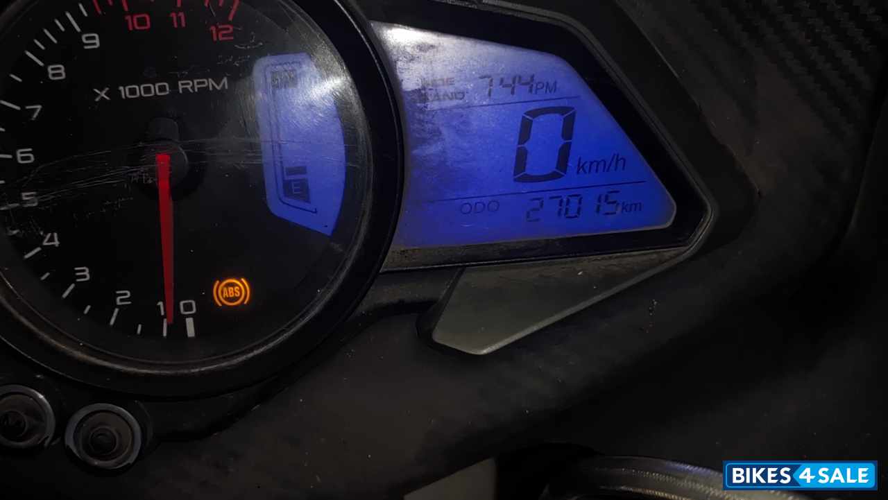 Bajaj Pulsar RS 200 ABS