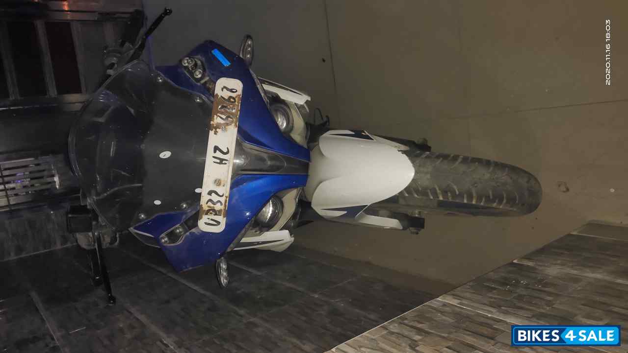 Bajaj Pulsar RS 200 ABS