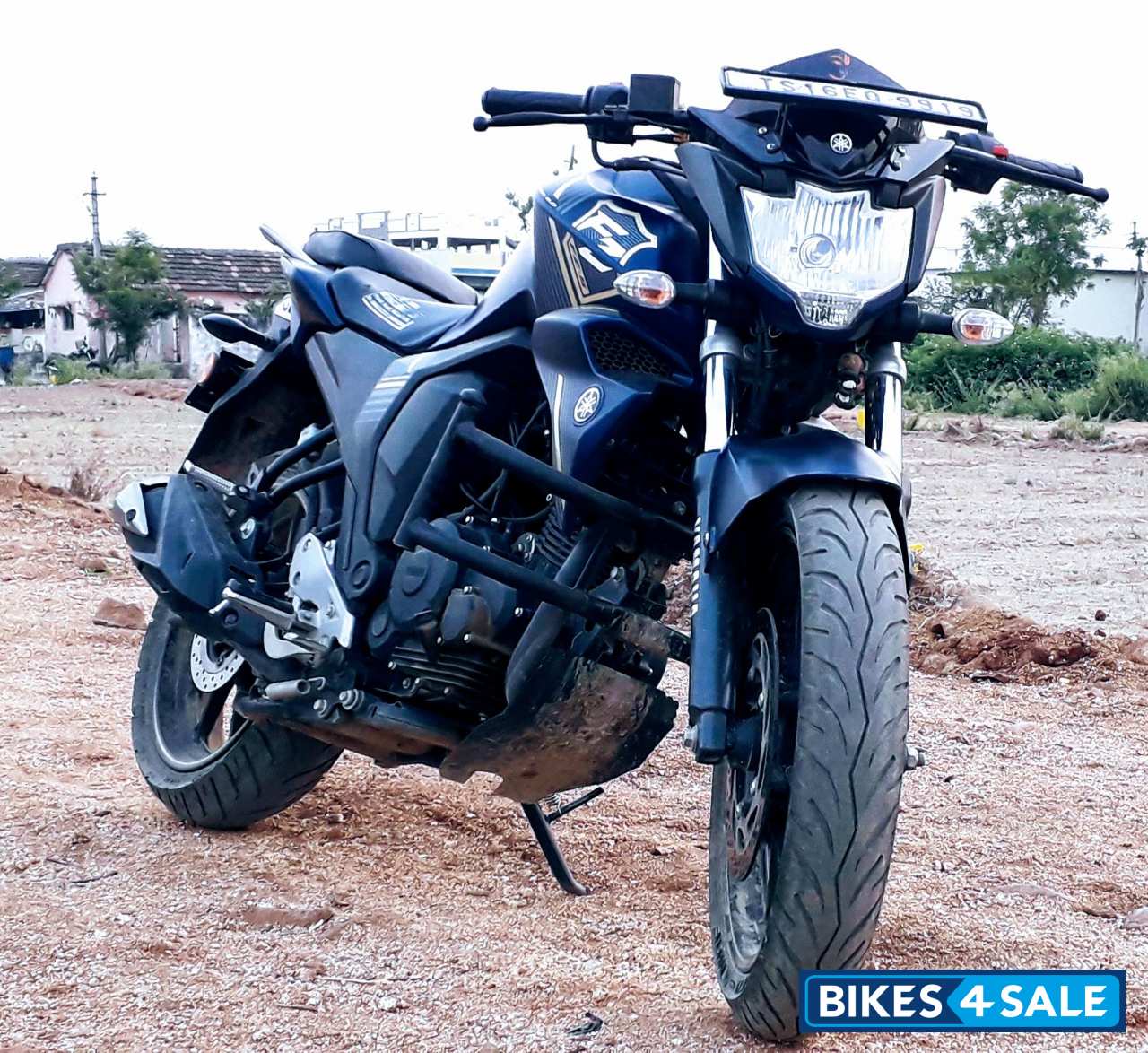 Used 2018 model Yamaha FZS FI V2 for sale in Nizamabad. ID 298344 Bikes4Sale