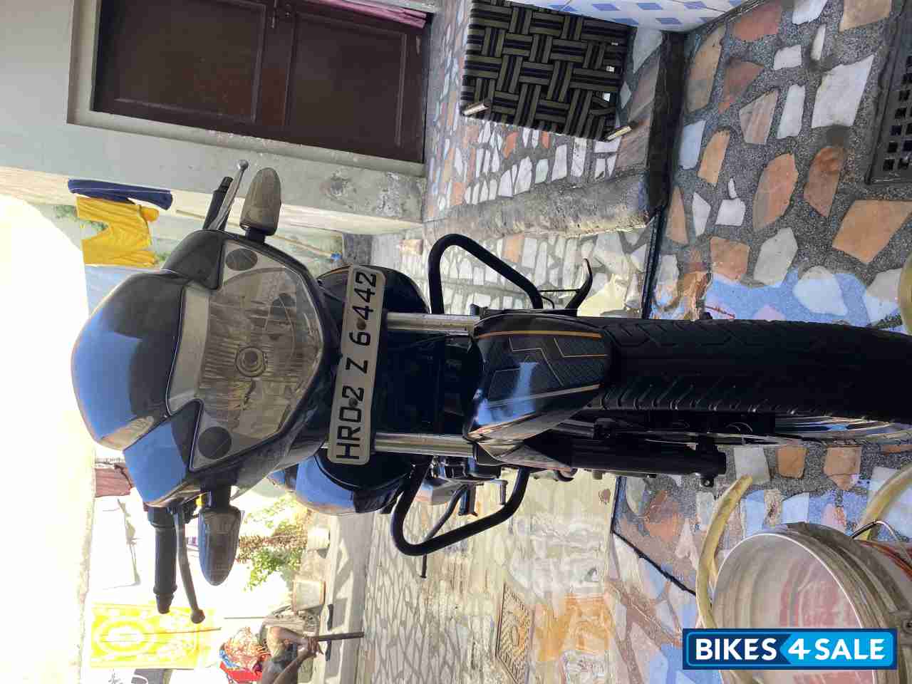 Black TVS Apache RTR 160