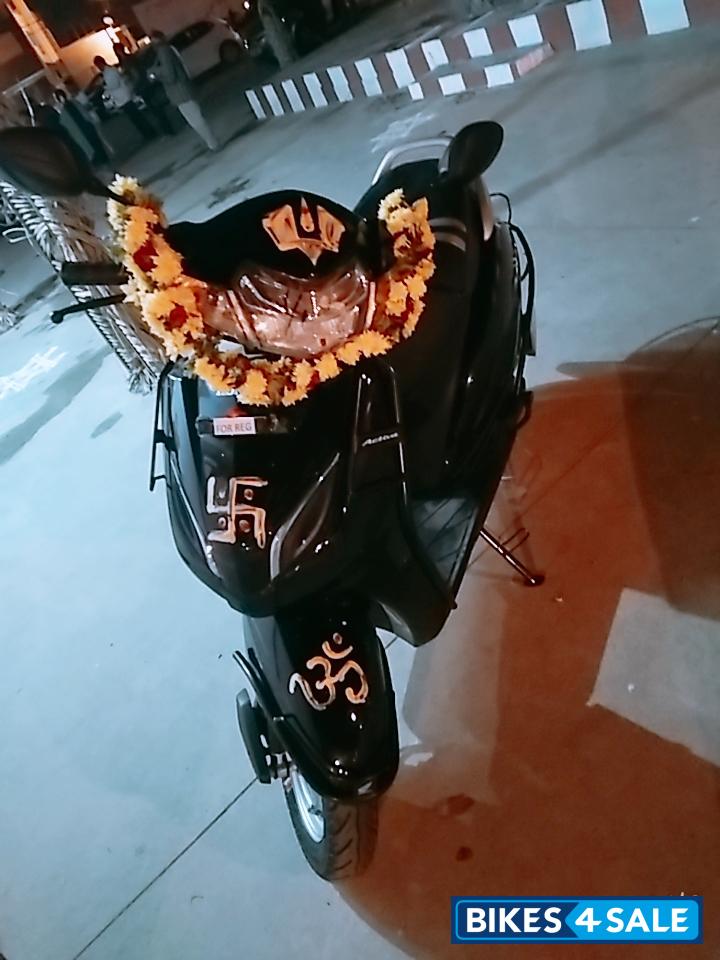 Black Honda Activa 5G