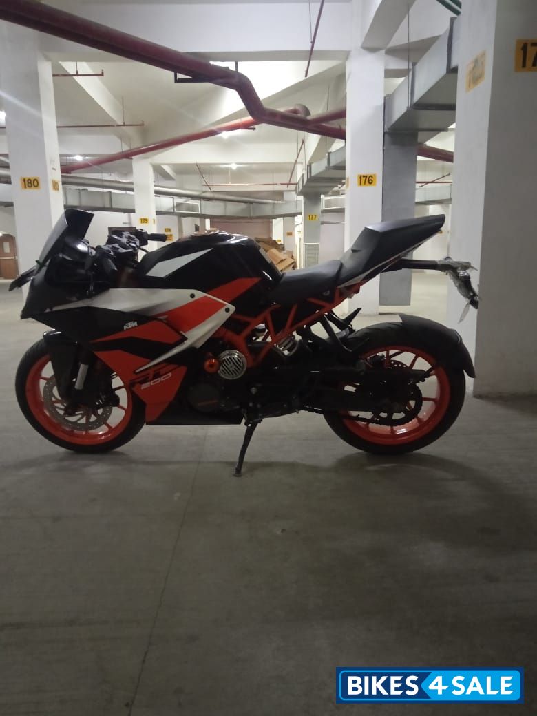 Orange Black KTM RC 200