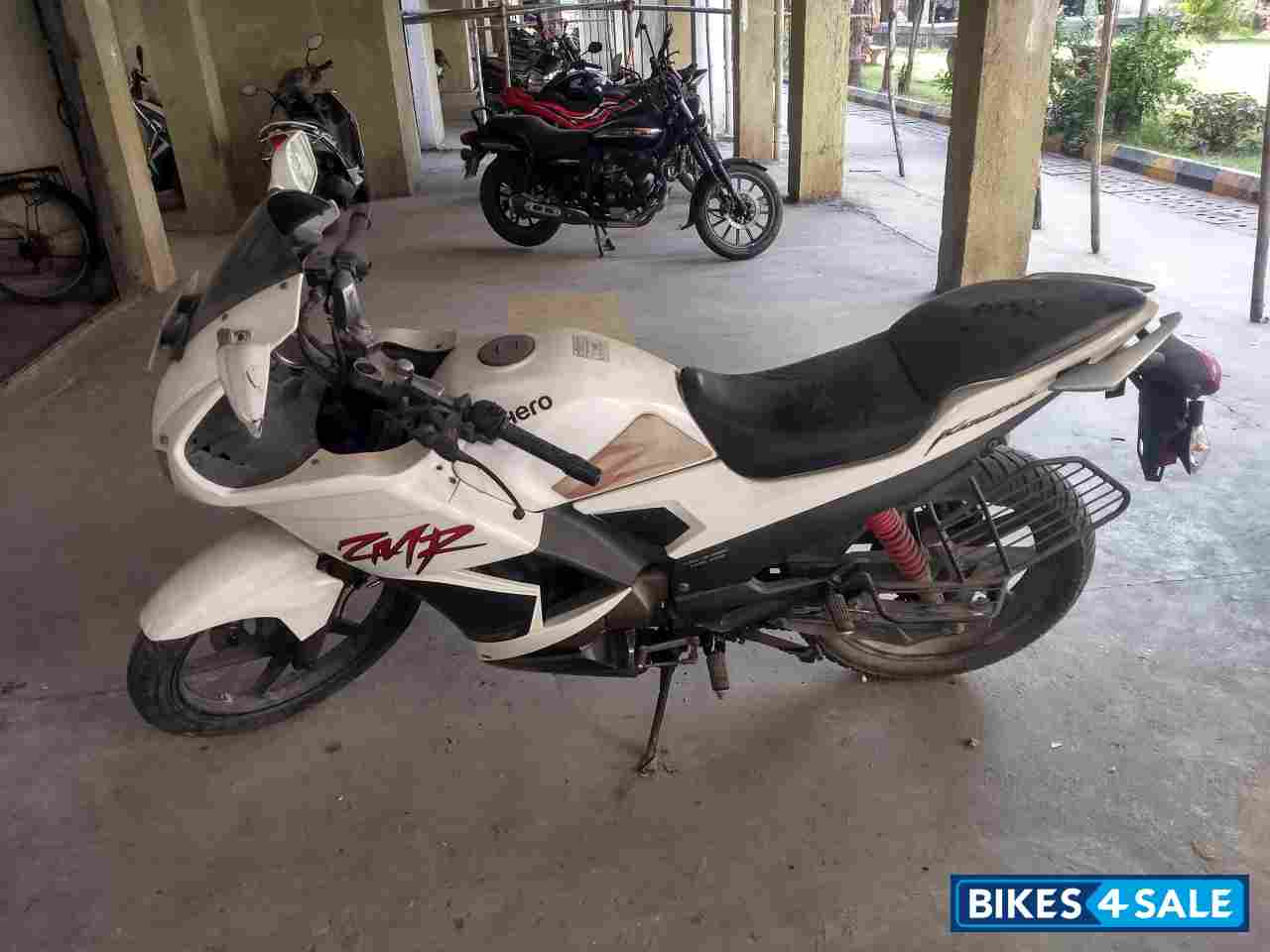 White Hero Karizma ZMR