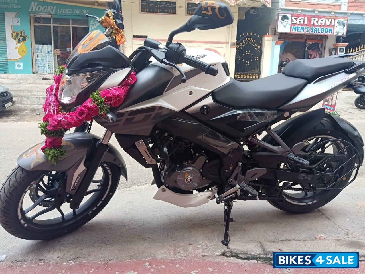 Bajaj Pulsar 200 NS