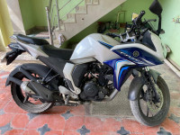 Blue/white Yamaha Fazer FI V2