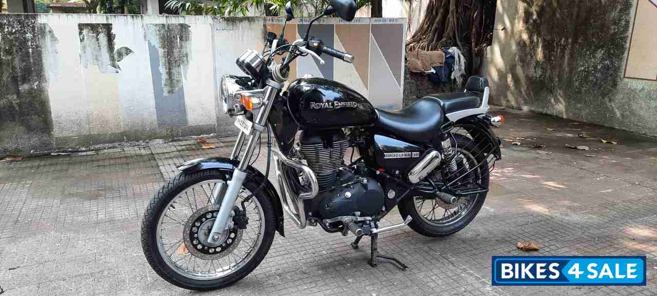 Black Royal Enfield Thunderbird 500
