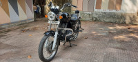Black Royal Enfield Thunderbird 500