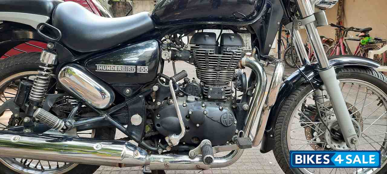 Black Royal Enfield Thunderbird 500