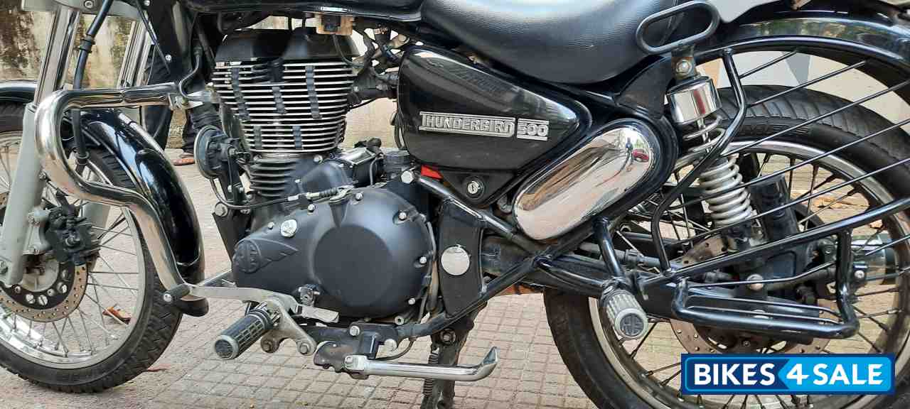 Black Royal Enfield Thunderbird 500