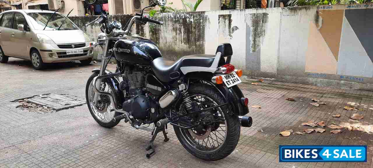 Black Royal Enfield Thunderbird 500