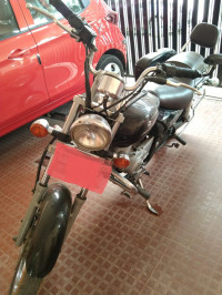 Black Bajaj Avenger 220 DTS-i