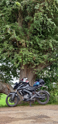 Sparkling Bajaj Pulsar 200 NS