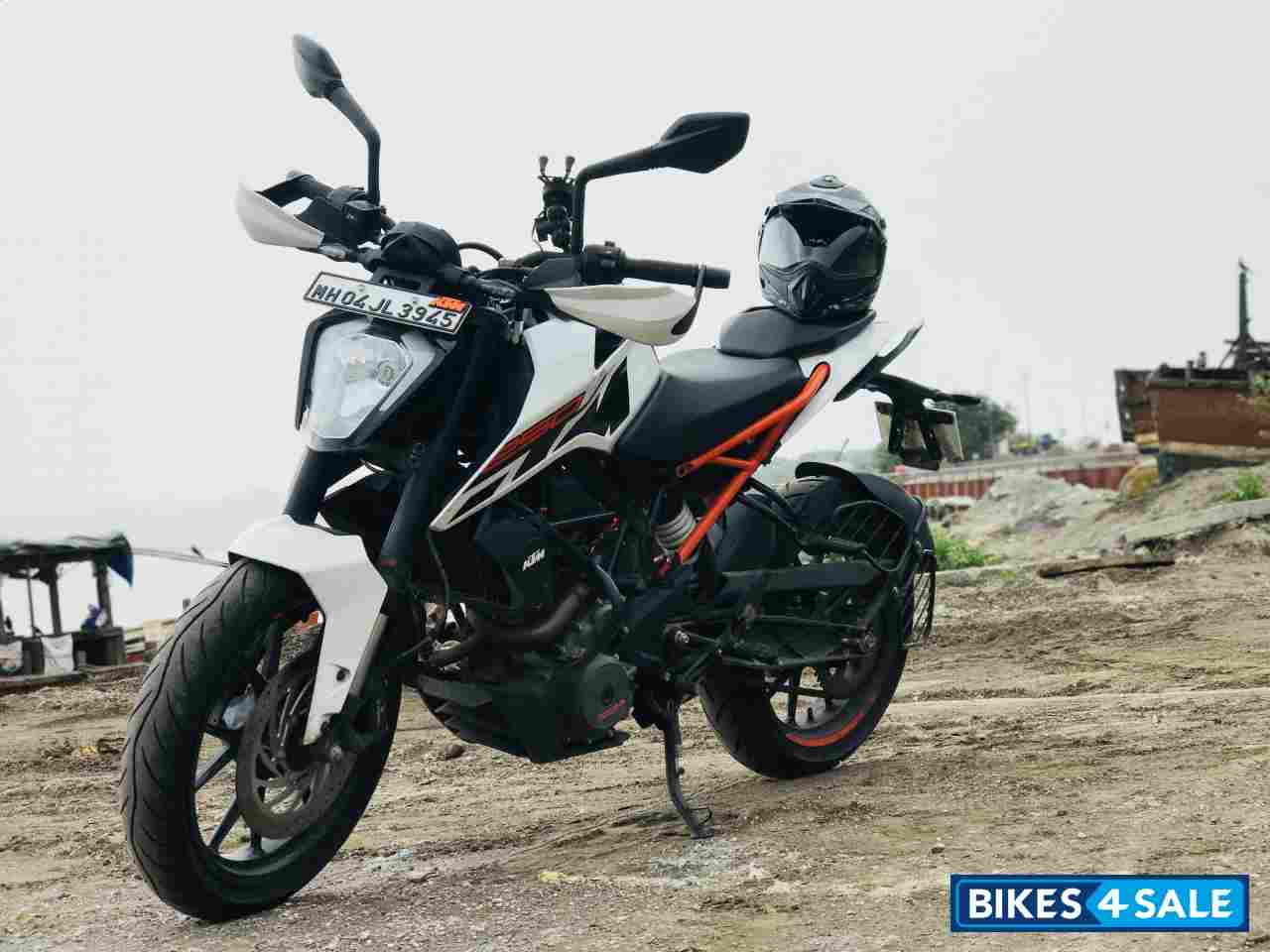White KTM Duke 250