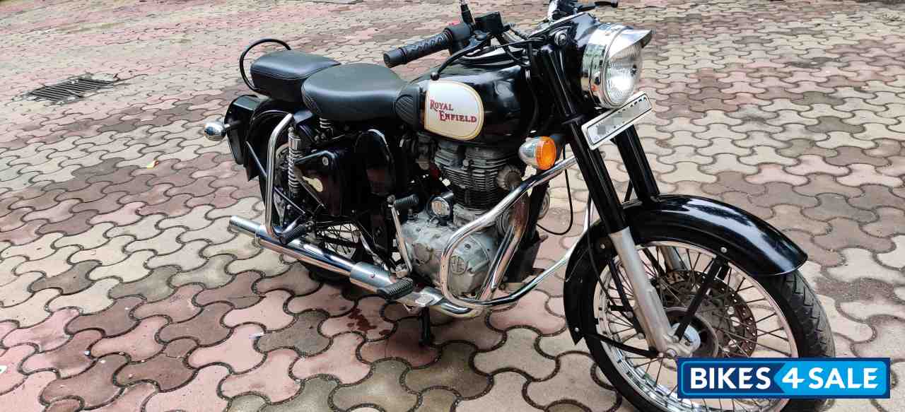 Black Royal Enfield Classic 350