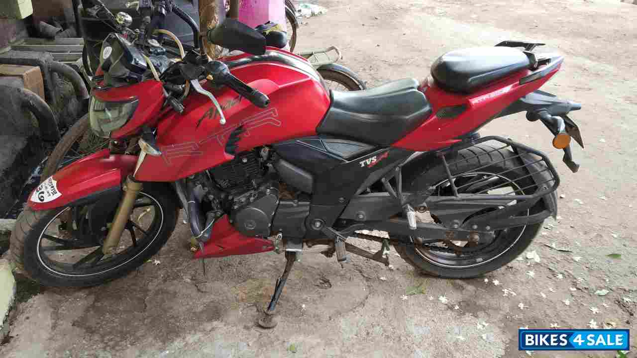 Red TVS Apache RTR 200 4V