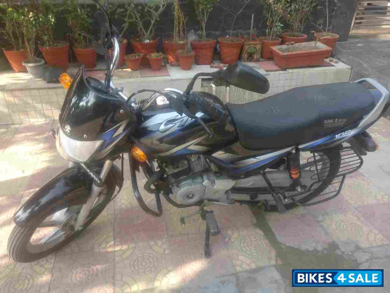 Black Bajaj CT 100