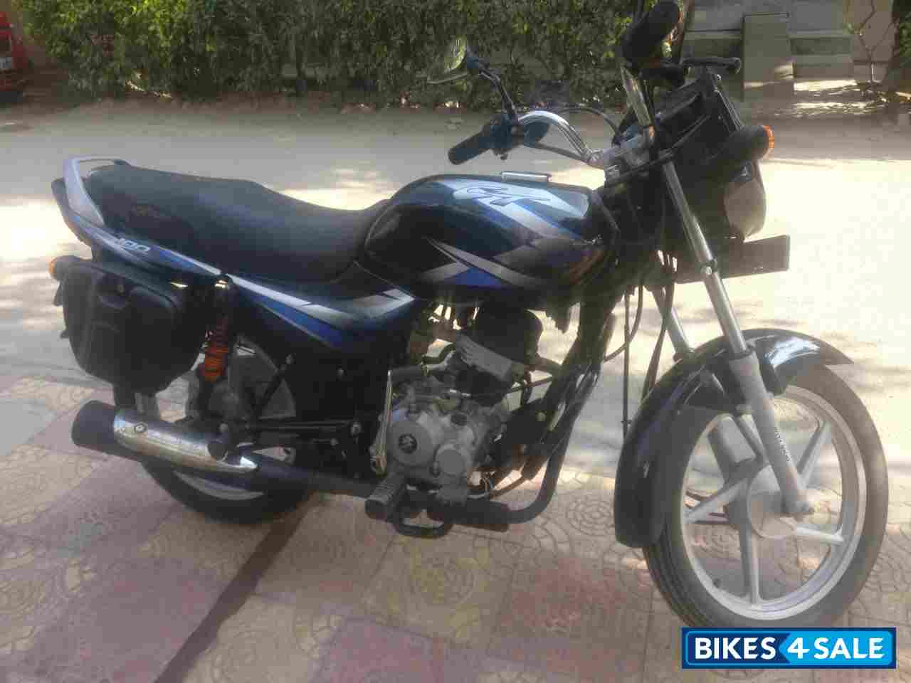 Black Bajaj CT 100