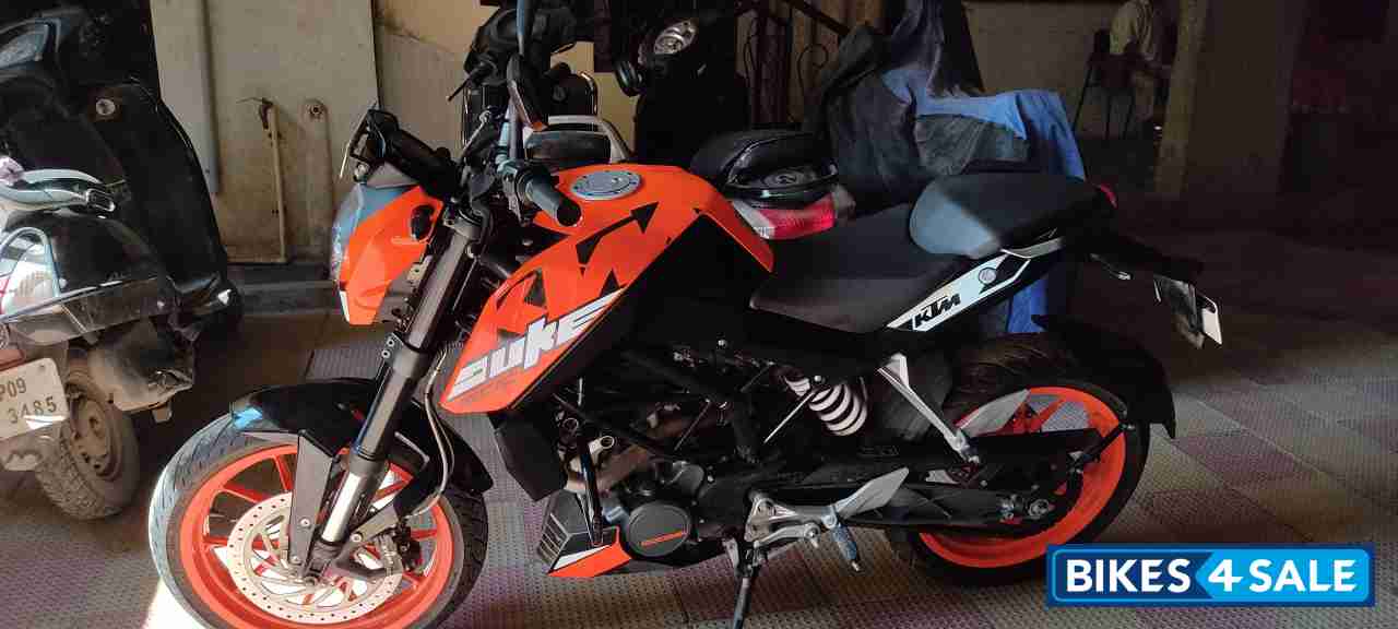Electronic Orange KTM Duke 200