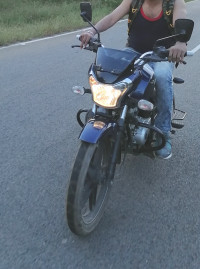 Bajaj V15