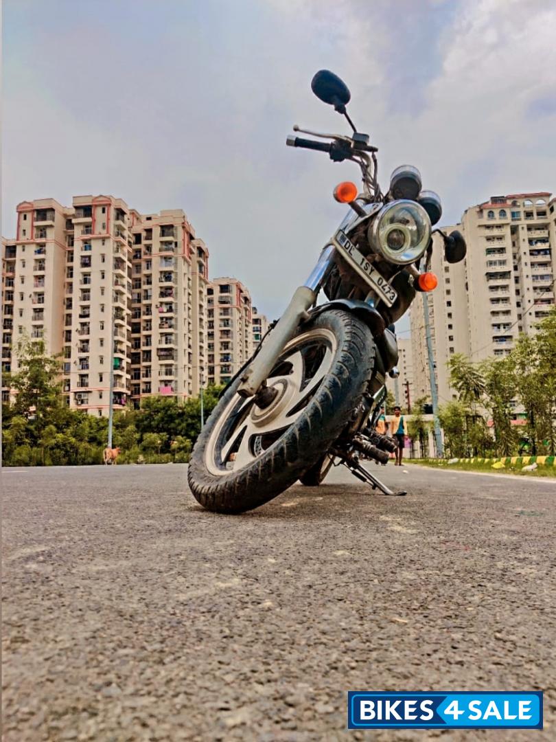 Black Royal Enfield Thunderbird 350