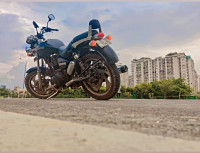 Black Royal Enfield Thunderbird 350