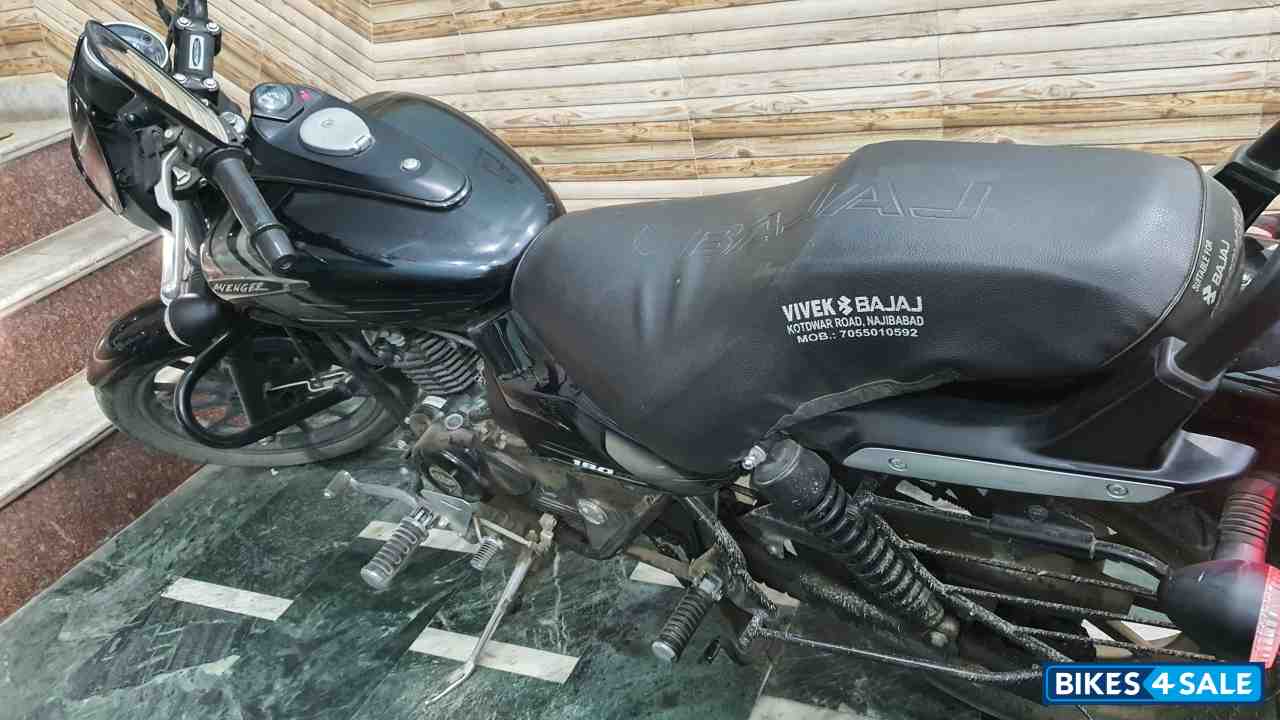 Black Bajaj Avenger Street 180
