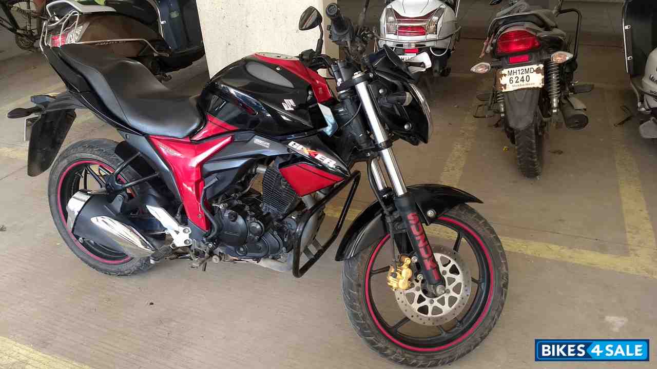 Black Red Suzuki Gixxer 150