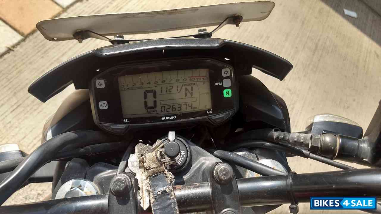 Black Red Suzuki Gixxer 150