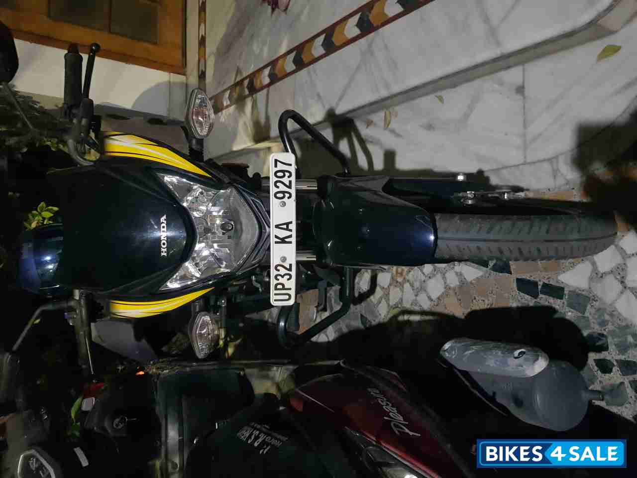 Blue With Yellow Stri Honda CB Shine SP