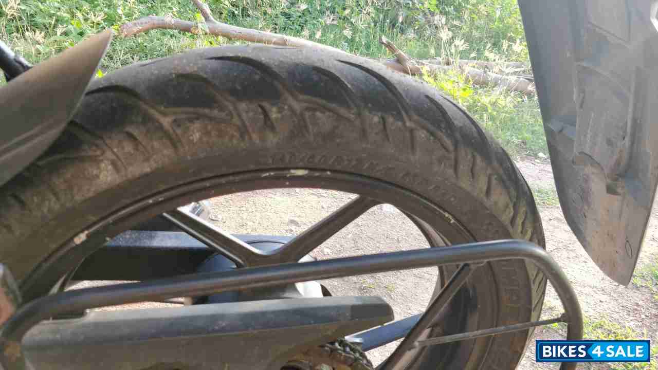 Black Suzuki Gixxer 150 Black Suzuki Gixxer 150