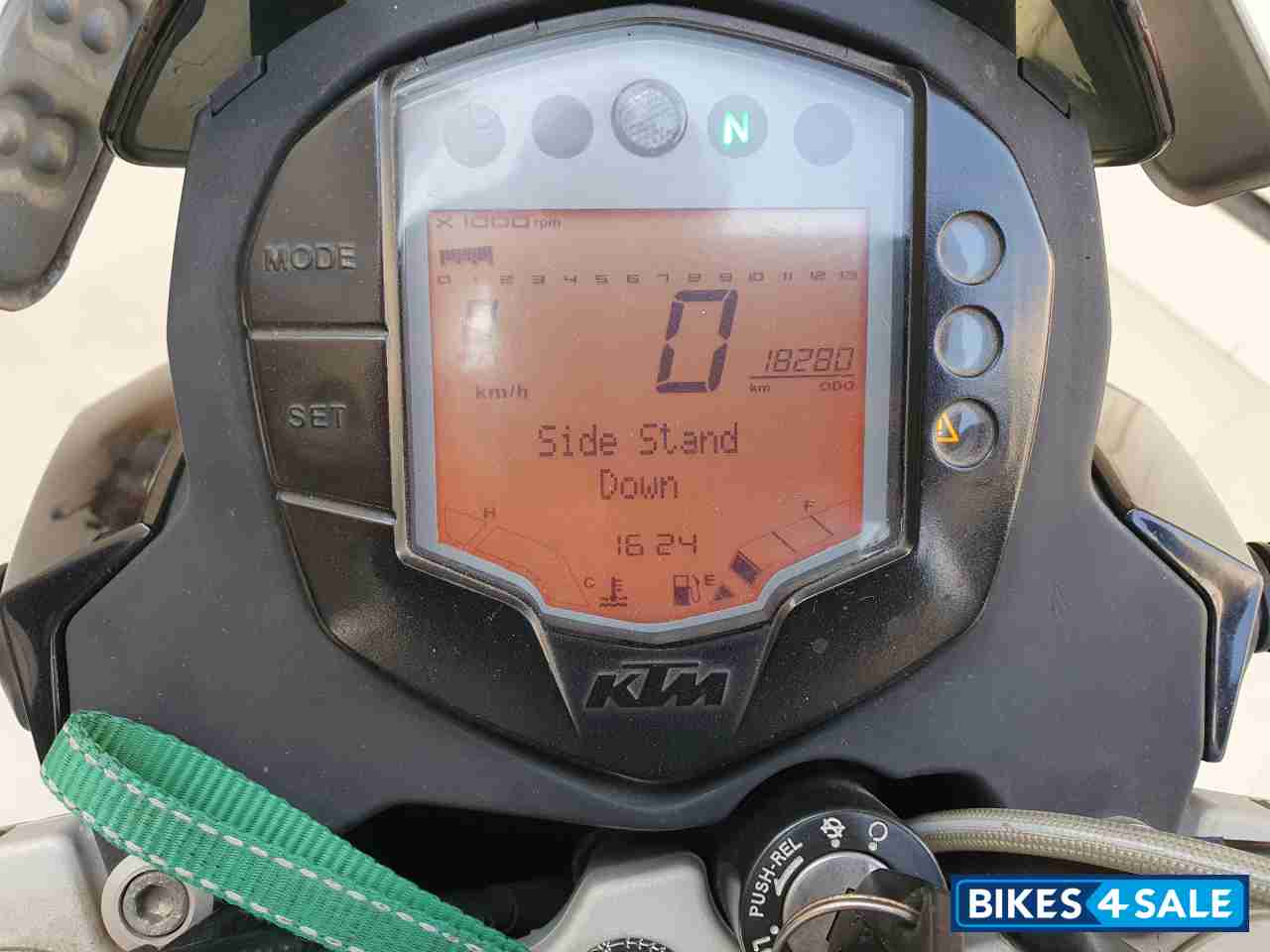 Black KTM Duke 200 Black KTM Duke 200