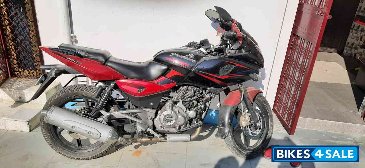 Red And Black Bajaj Pulsar 220F