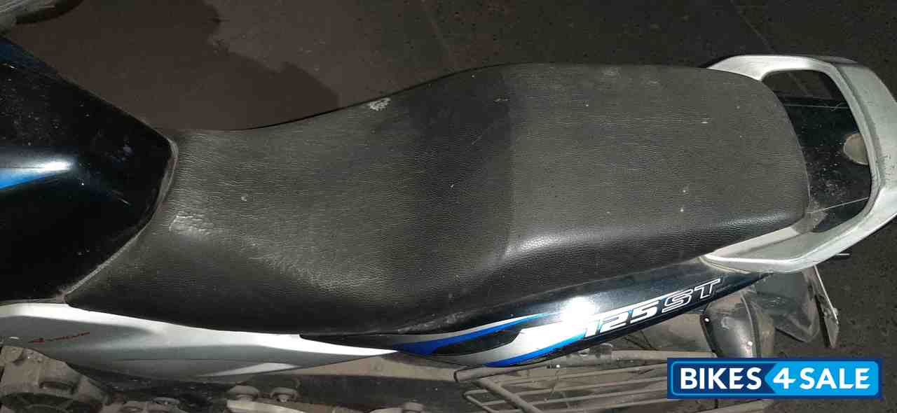 Bajaj Discover 125 ST