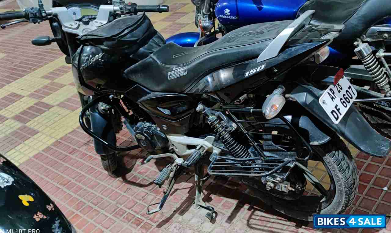 Midnight Black Bajaj Pulsar 150 DTSi Midnight Black Bajaj Pulsar 150 DTSi