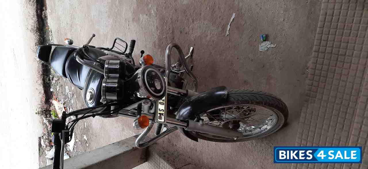 Black Royal Enfield Thunderbird 350