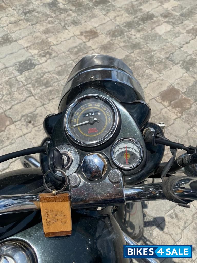 Black Royal Enfield Bullet 350 ES