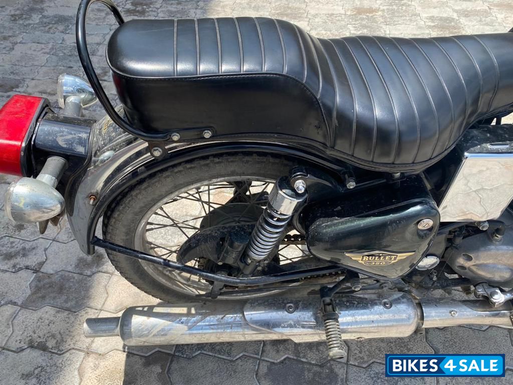 Black Royal Enfield Bullet 350 ES