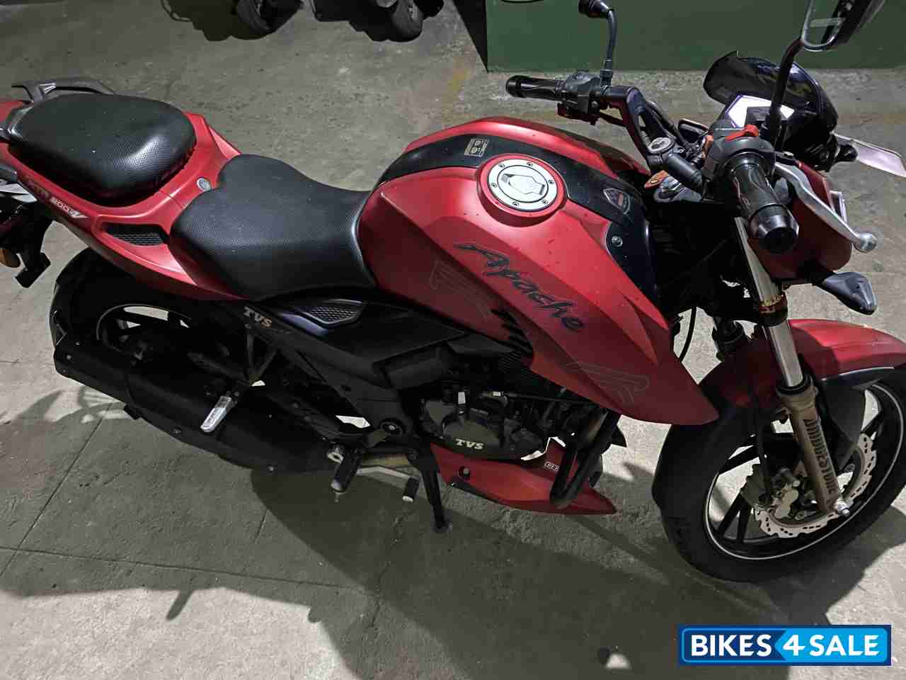 TVS Apache RTR 200 4V TVS Apache RTR 200 4V