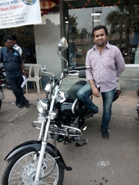 Black Bajaj Avenger Cruise 220