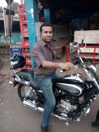 Black Bajaj Avenger Cruise 220