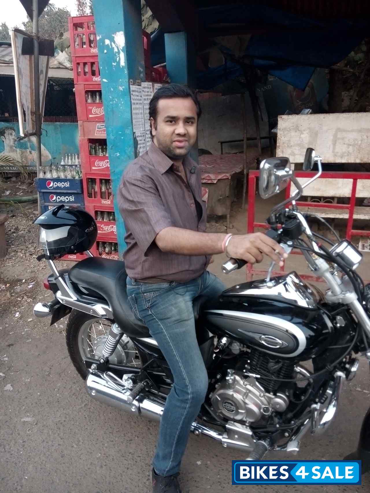 Black Bajaj Avenger Cruise 220