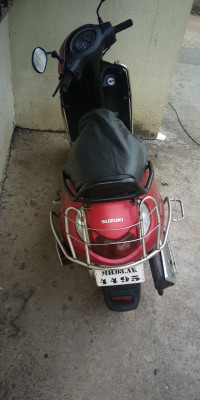 Red Suzuki Access 125
